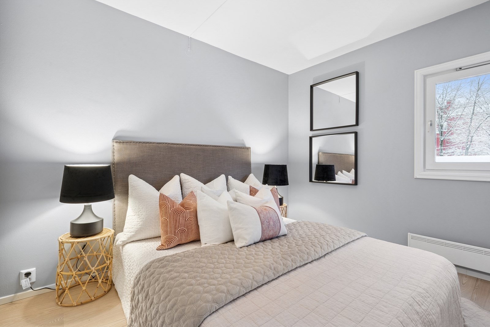 I leiligheten finner du tre gode soverom med fine innredningsmuligheter. Galleribilde