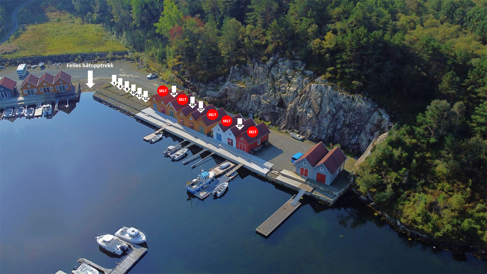 Oversiktsbilete tatt med drone. Det viser ca plassering på nausta, samt kor felles båtopptrekk er. Galleribilde