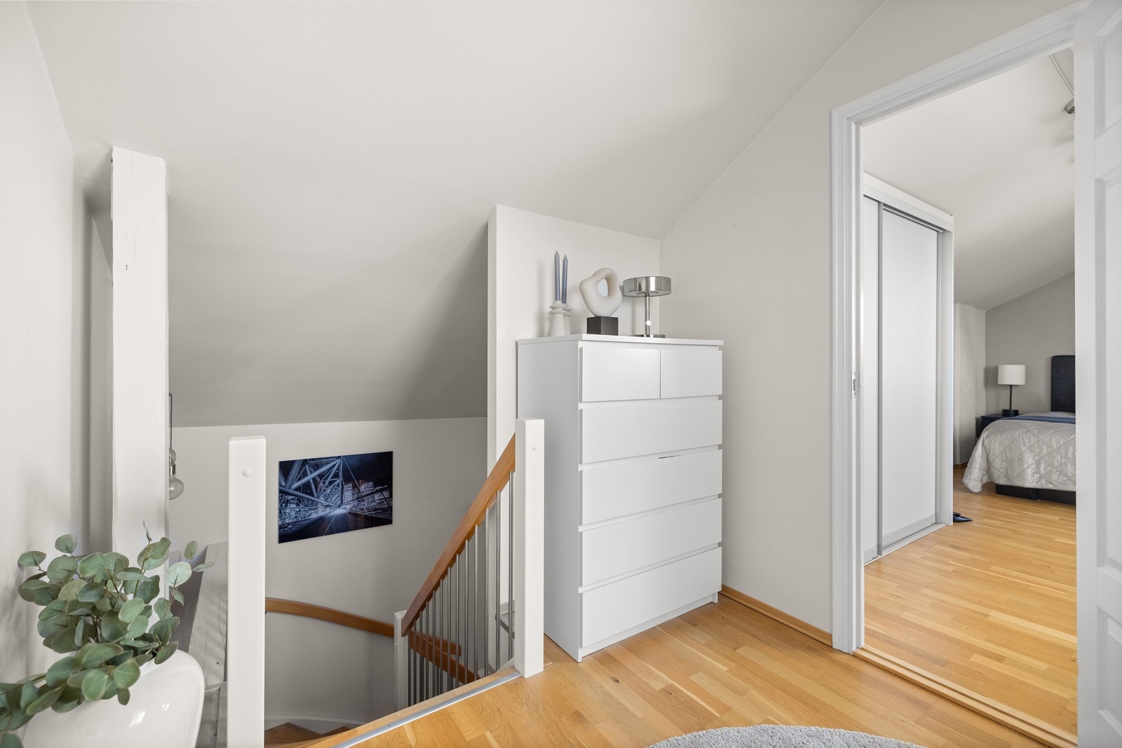 Herfra er det adkomst til begge soverommene. Galleribilde