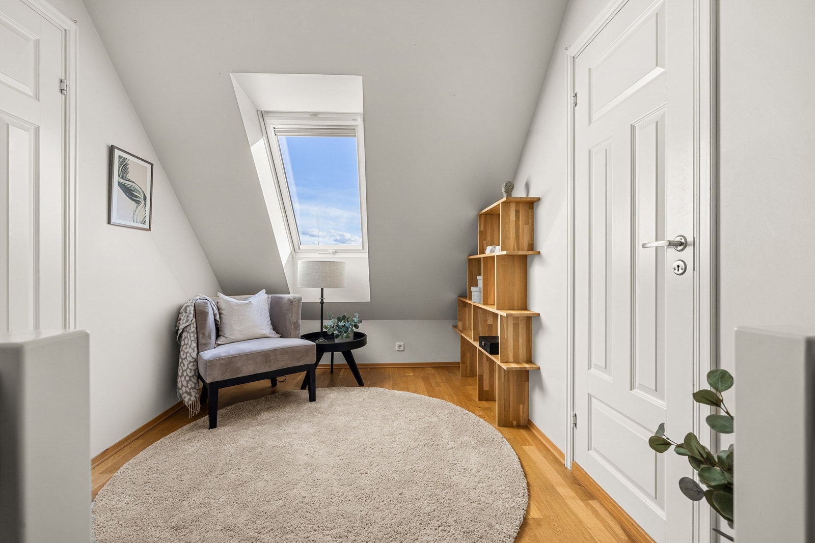 Loftstue/kontor i overetasjen. Galleribilde