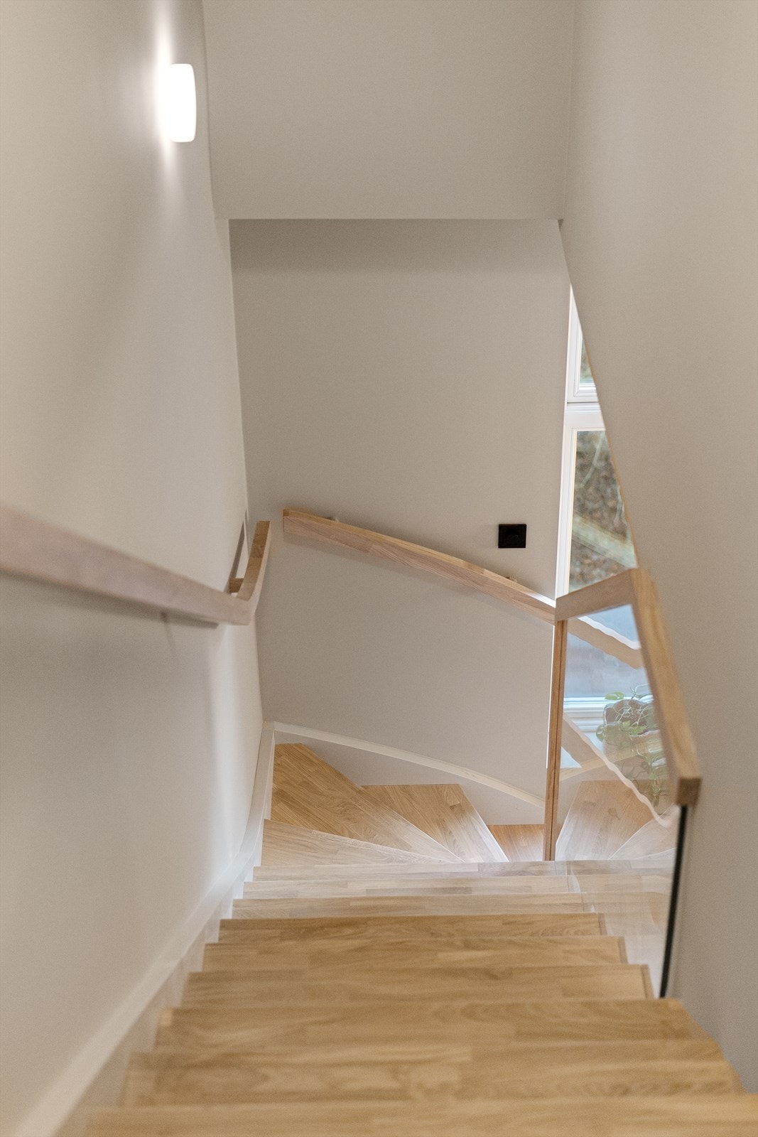 Opp trappen finner du leilighetens to soverom. Galleribilde
