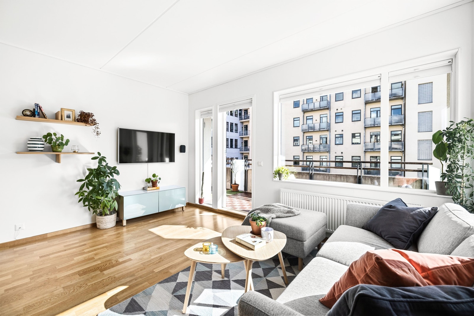 En lys 3-roms i bygg fra 2005. Her kan man skilte med både heis, solrik balkong og garasje. Galleribilde