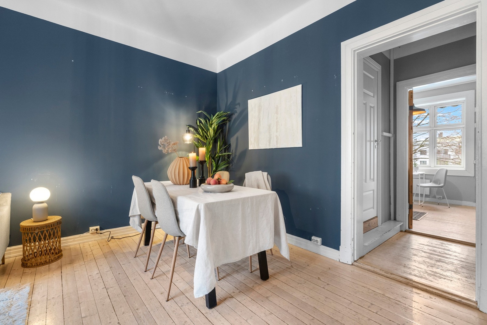 God plass til spisegruppe. Galleribilde