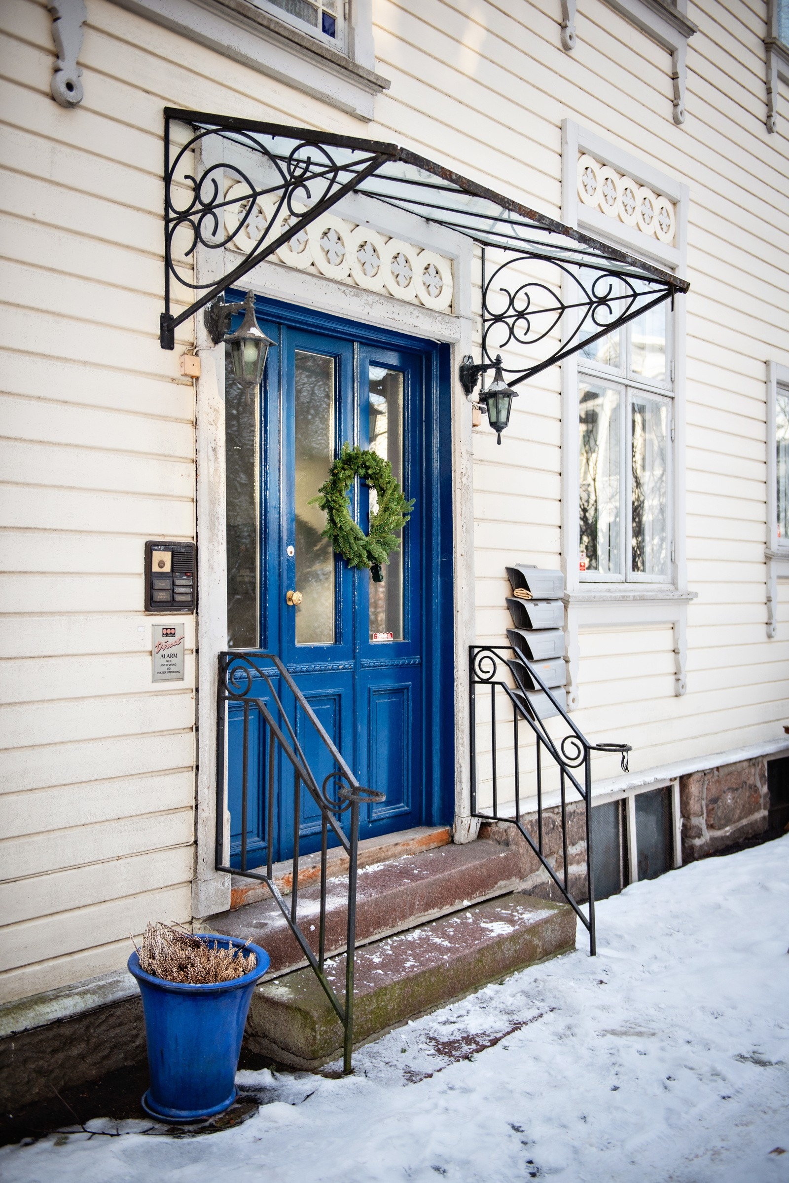 Hyggelig felles inngangsparti. Galleribilde