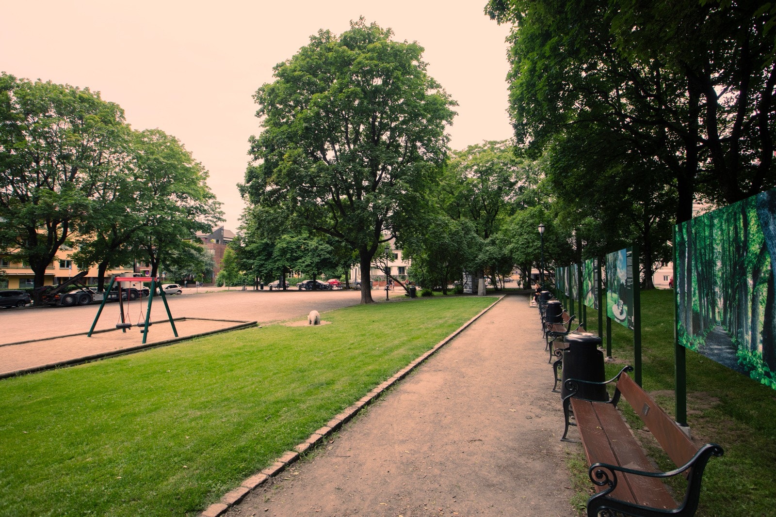 Vestkanttorget er også like utenfor. Her er det hyggelig søndagsmarkedet som er verdt å ta turen til. Galleribilde