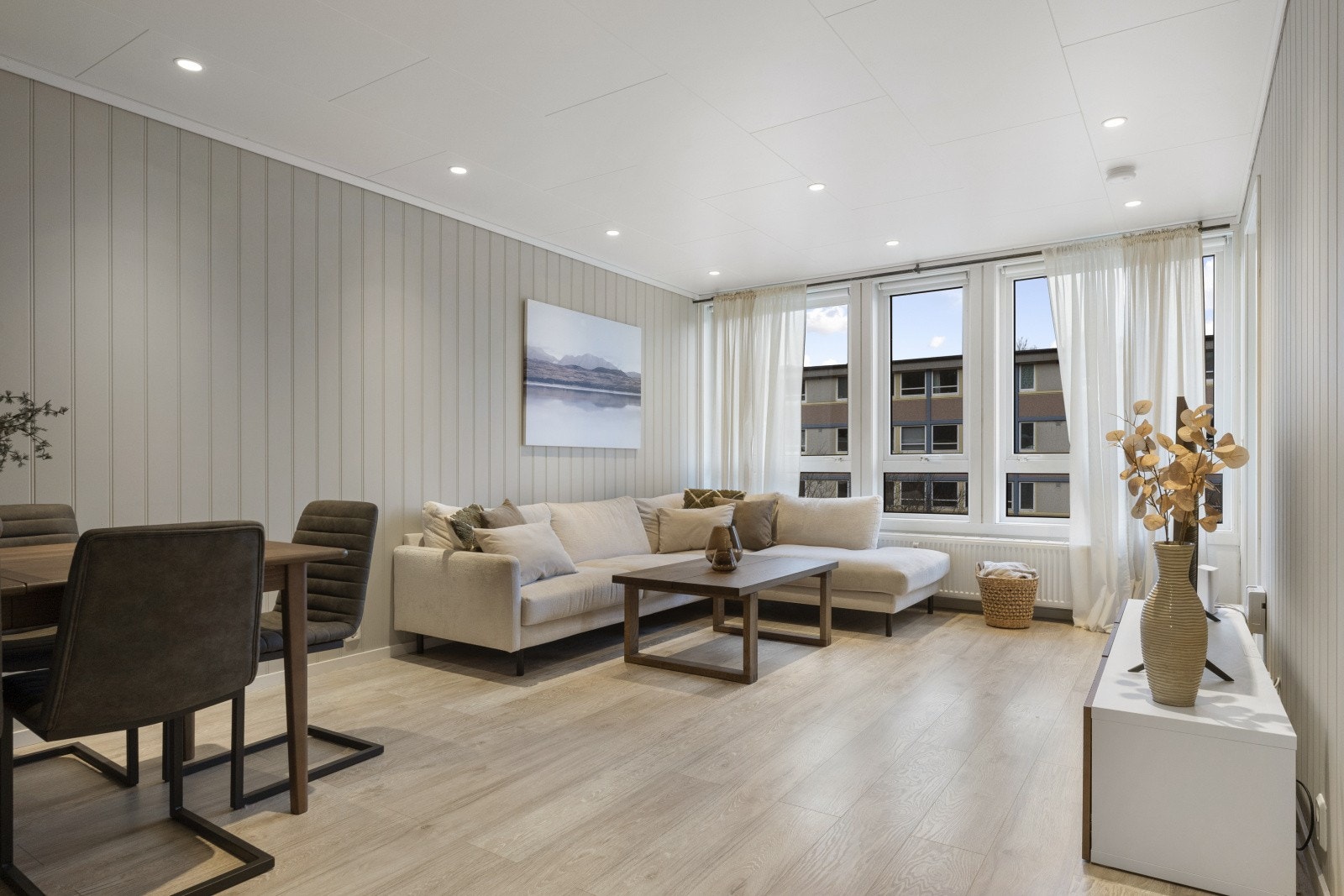 Ortuflaten 65 presenteres av EIE eiendomsmegling, ved Tor Ramsøy. Galleribilde