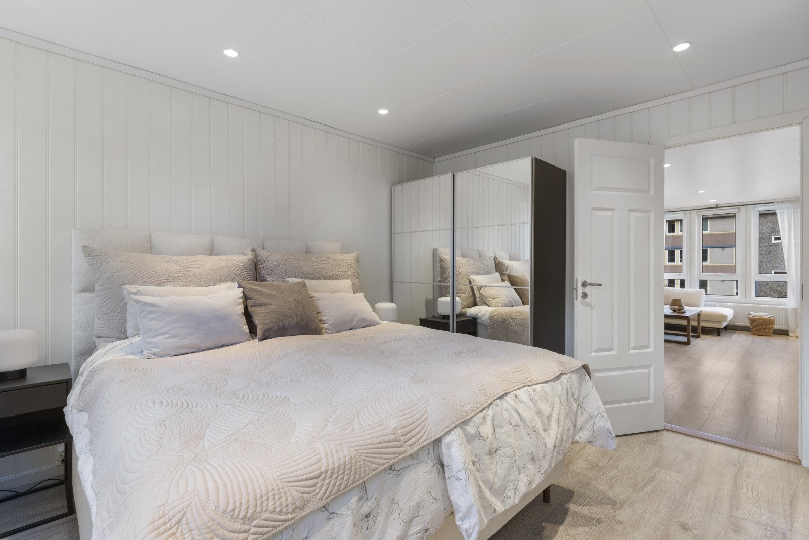 Hovedsoverommet måler 13,2 kvm og har tilkomst fra stue. Galleribilde