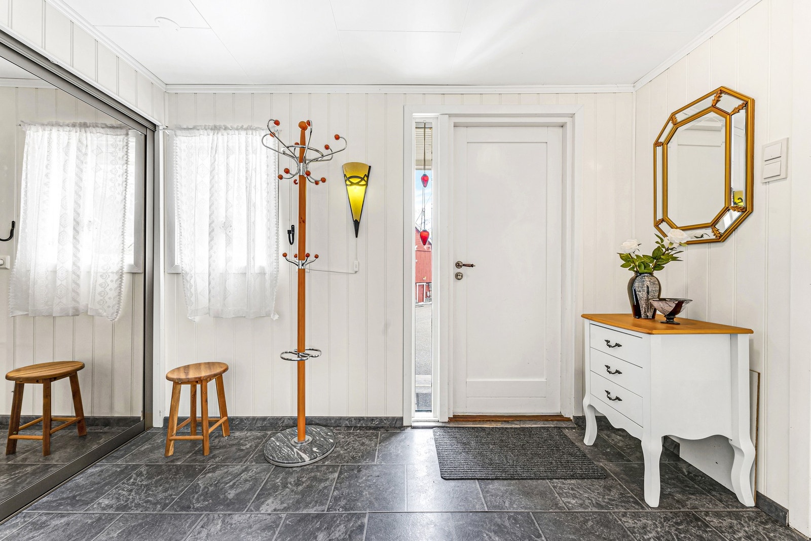 Entré 1.etg Galleribilde