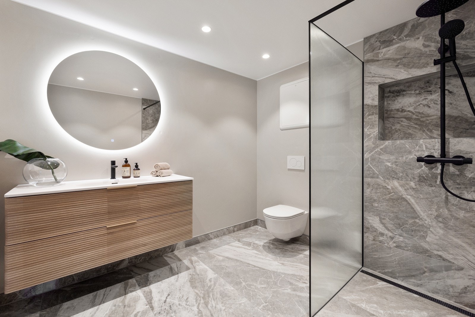 Lekkert baderom, renovert i 2024. Galleribilde