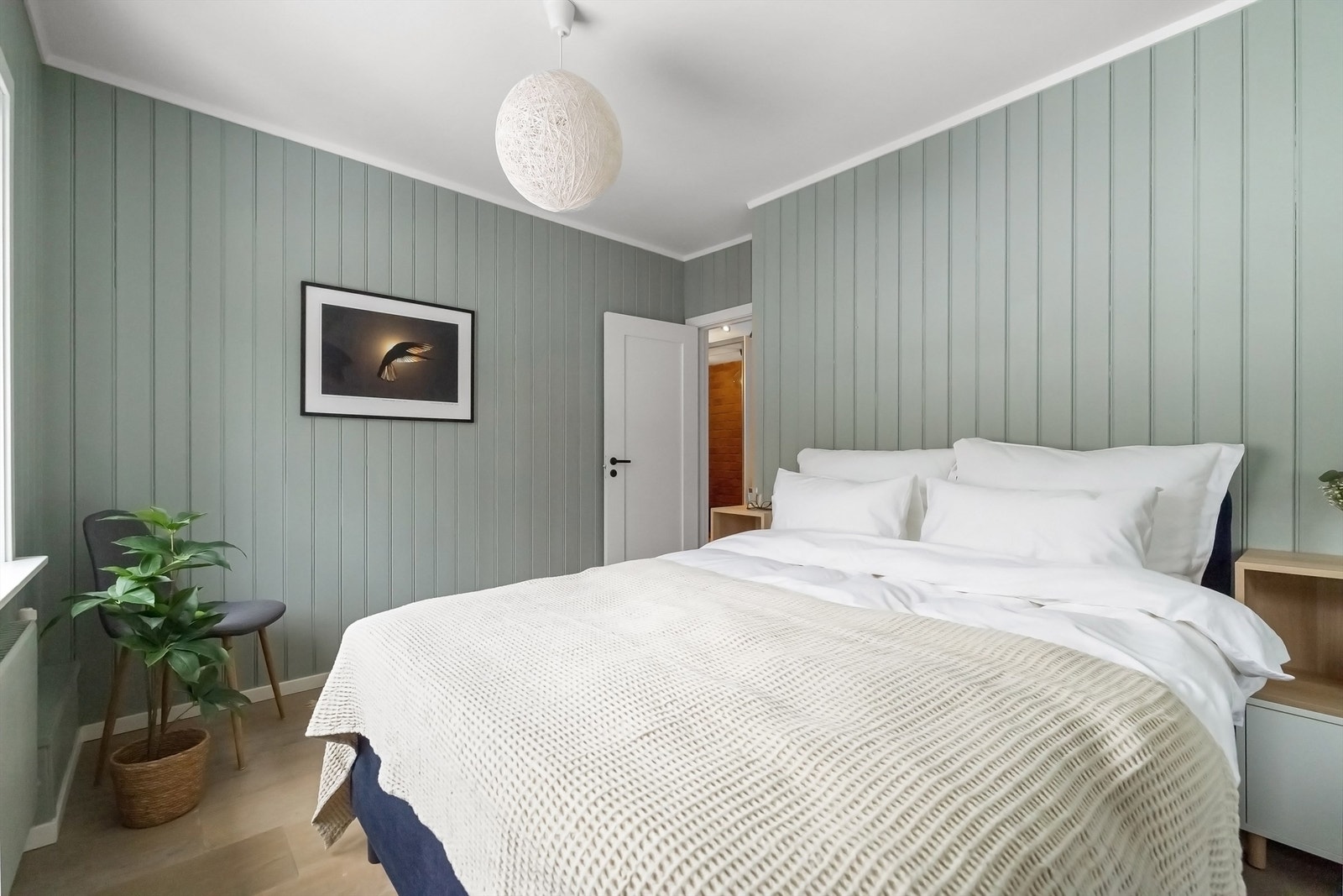 Hovedsoverommet har også raust med garderobeplass. Galleribilde