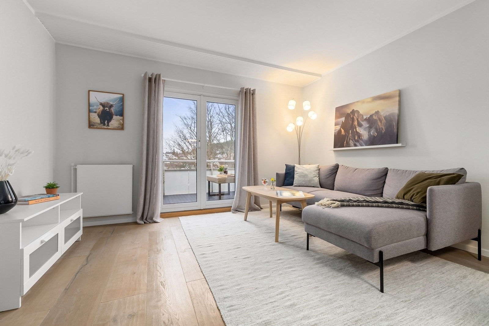 Boligen er tilknyttet Skauen borettslag som er et av de meste attraktive borettslagene/sameiene på Tonsenhagen og Årvoll. Borettslaget er veldrevet og består av 235 leiligheter. Galleribilde