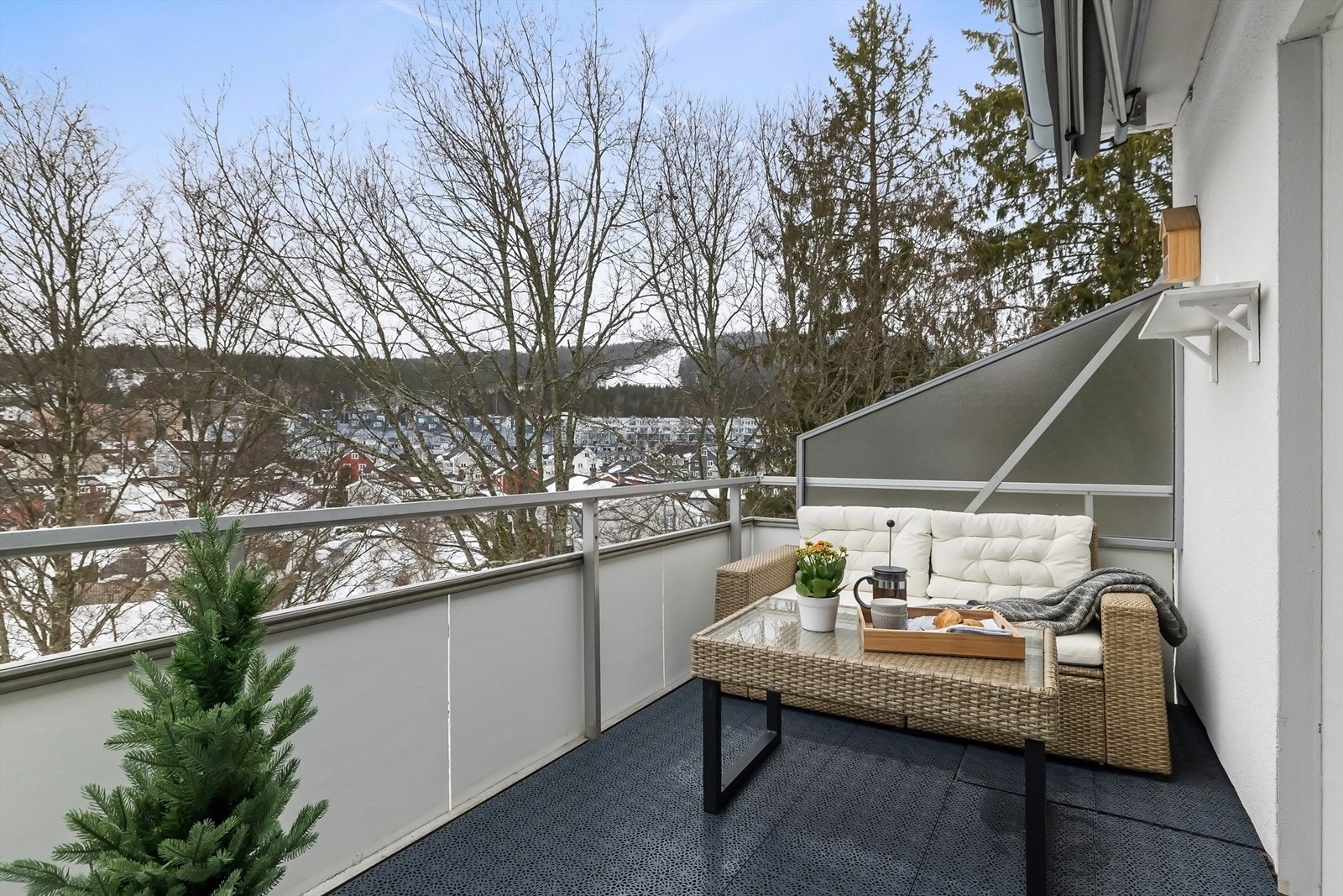 Balkongen har gode solforhold. Galleribilde