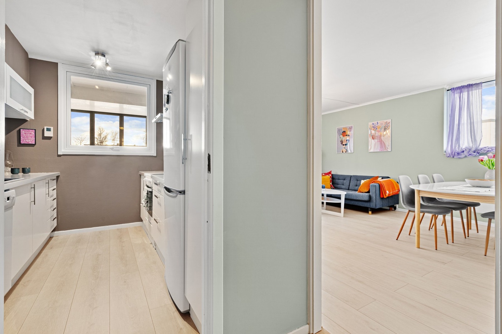 Adskilt stue/kjøkken løsning. Galleribilde