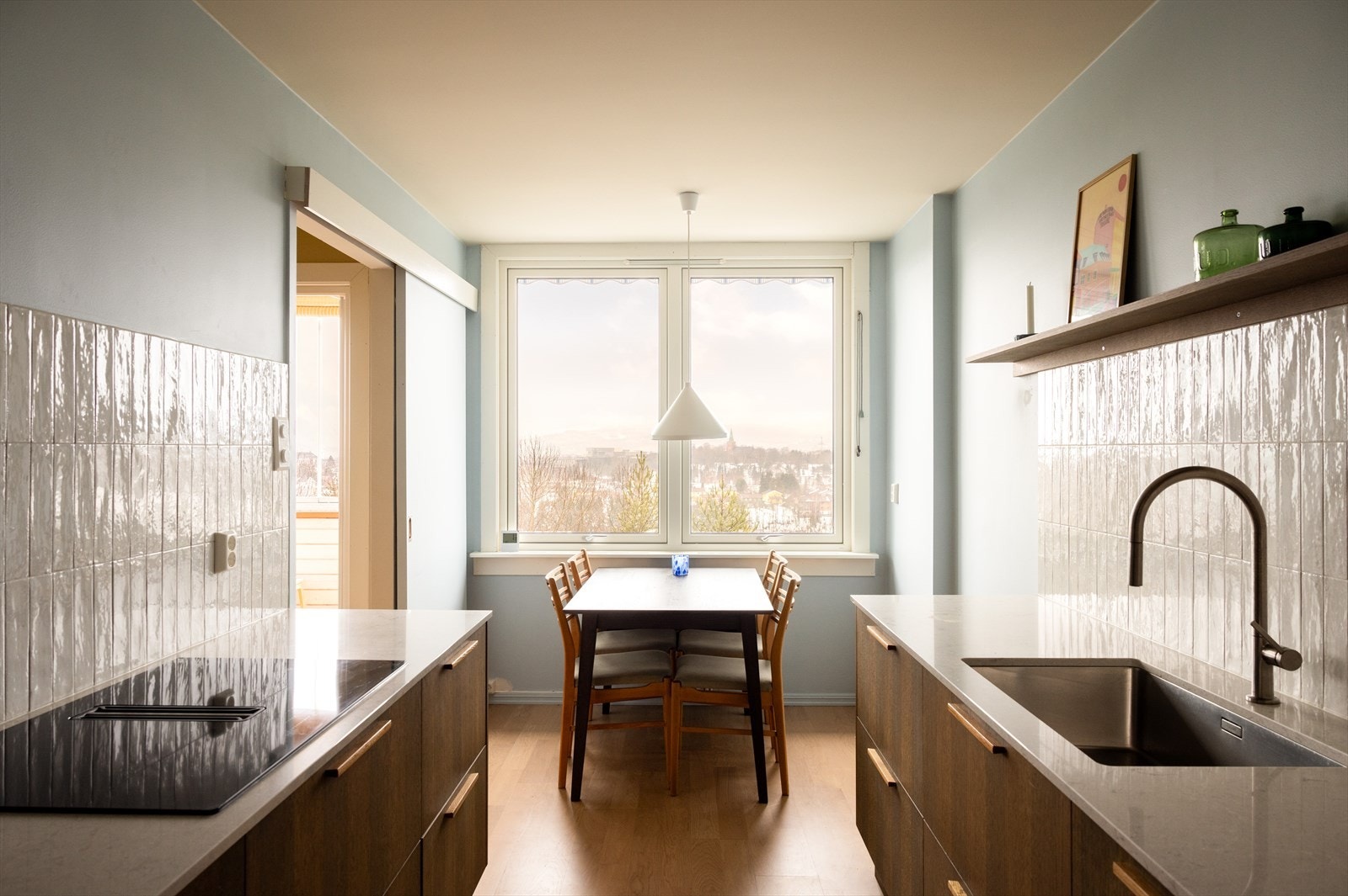 - En lys og gjennomgående 3-roms andelsleilighet med sentral og attraktiv beliggenhet på Tveita - Galleribilde