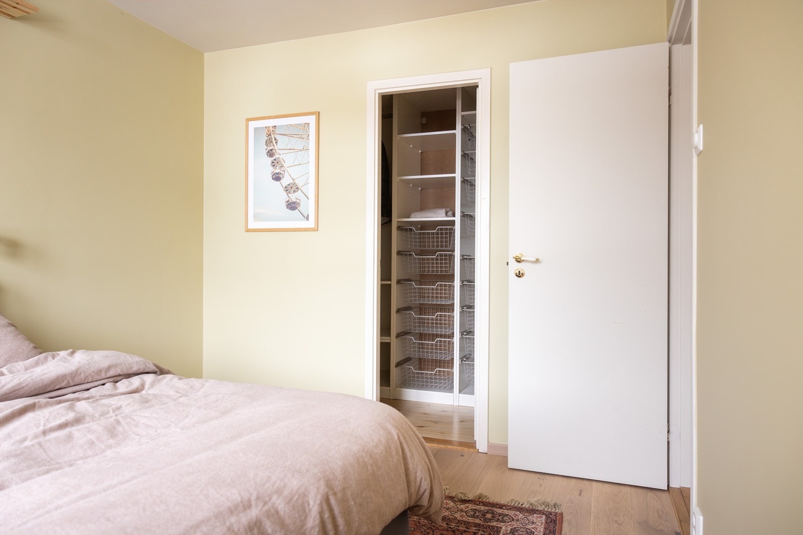 - Hovedsoverommet har direkte adkomst til walk-in closet - Galleribilde