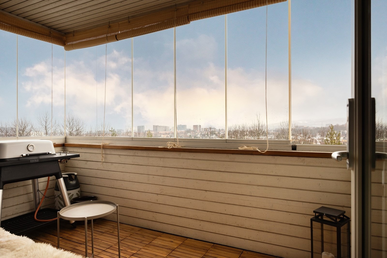 - Her er det god plass til utemøblement og grill - Galleribilde