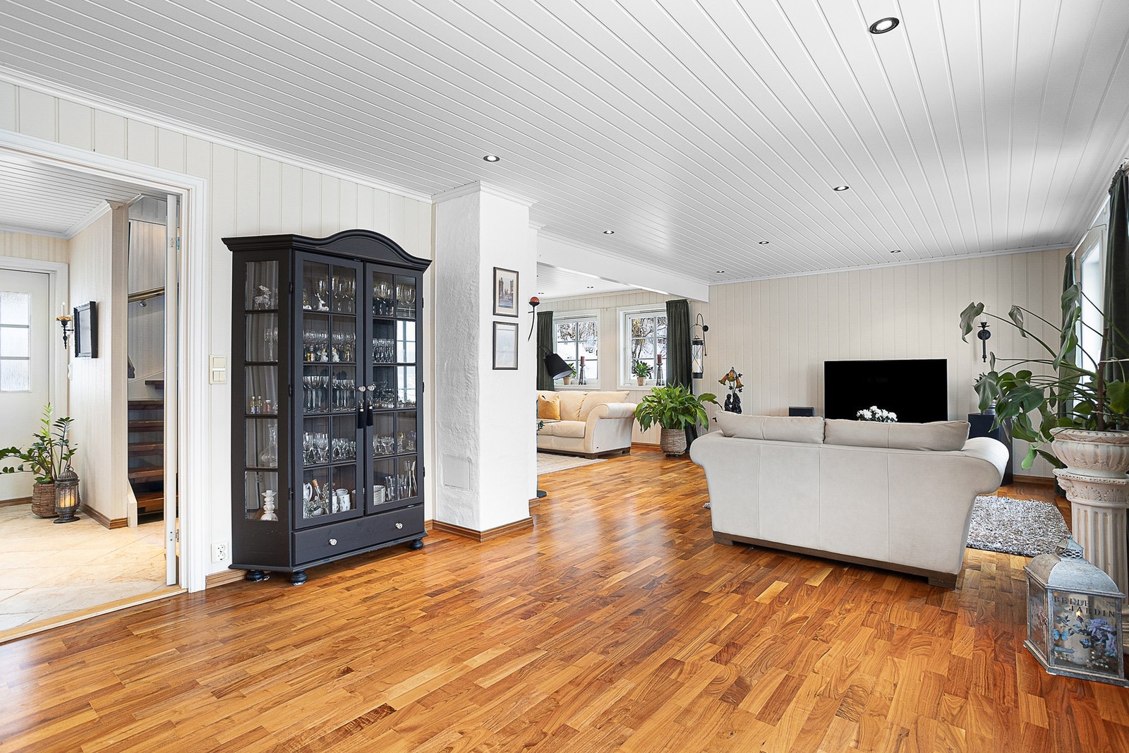 Det er også pipeløp i stuen, dersom man ønsker å montere en peisovn. Galleribilde