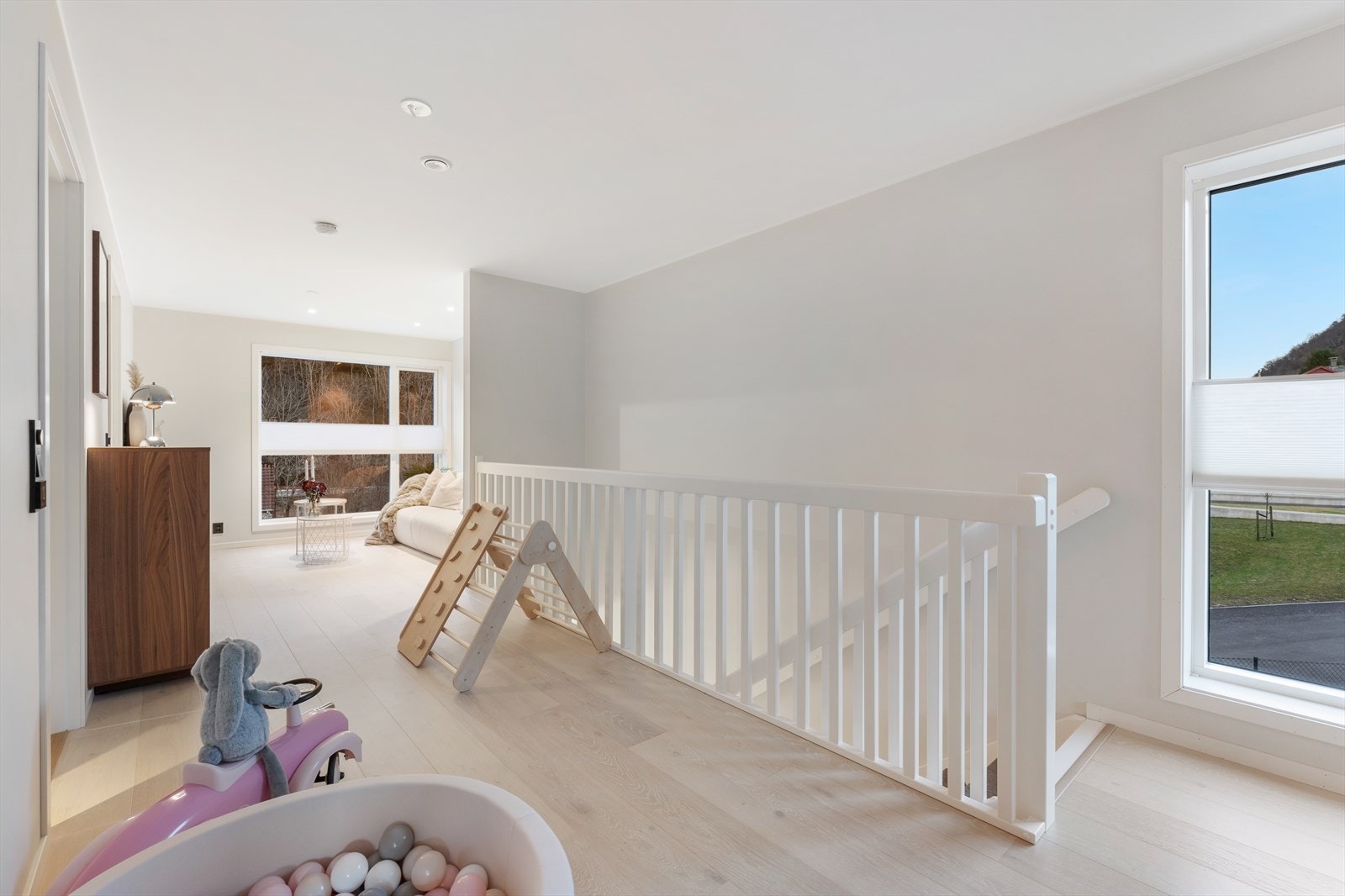 Her kommer en rett opp til loftstuen Galleribilde