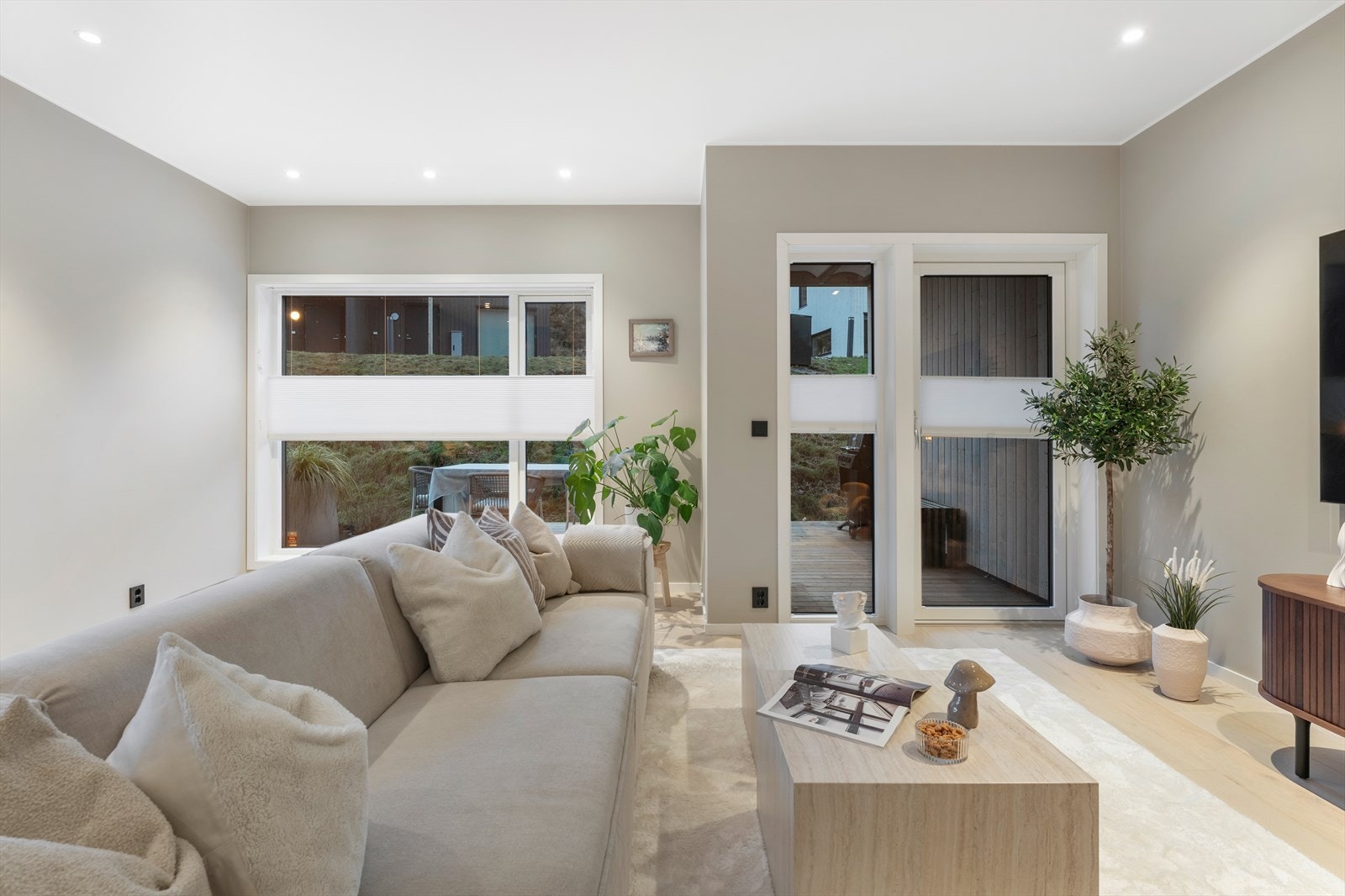 Direkte utgang til en av flere terrasser Galleribilde