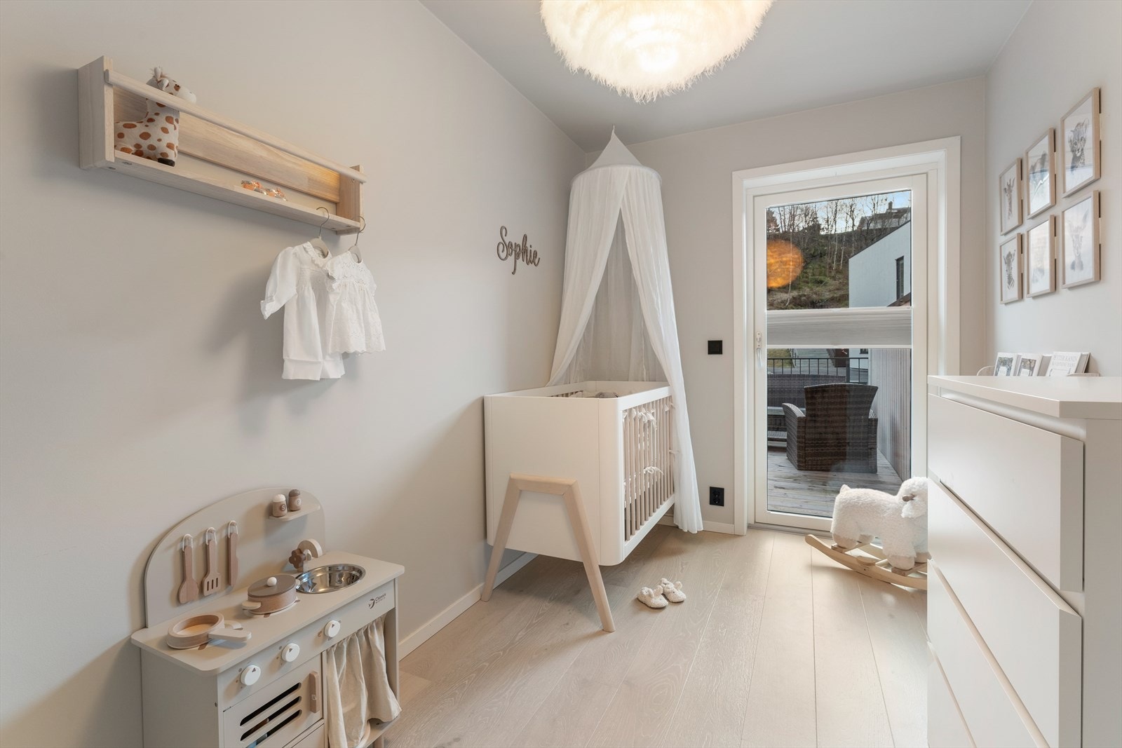 Soverom 3 egner seg svært godt som barne-/gjesterom og rommet kan vise til direkte utgang til en takterrasse Galleribilde