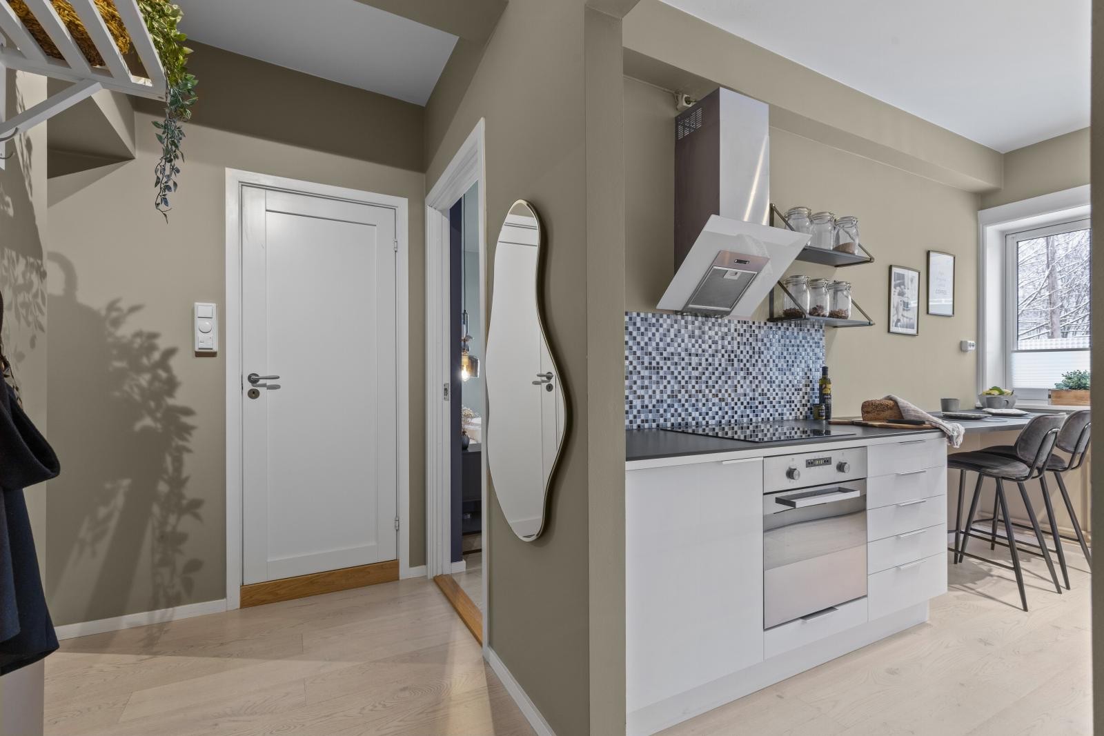 Romslig entre Galleribilde