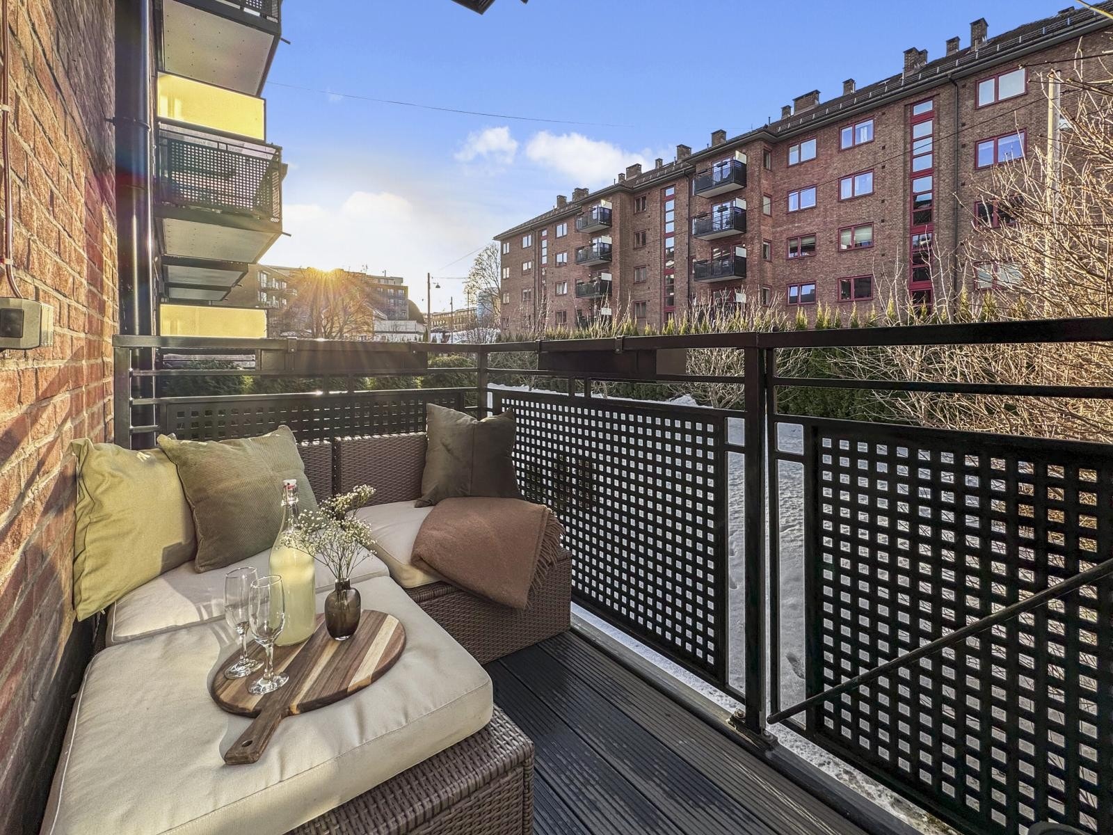 Vestvendt balkong på ca. 4 m² med gode solforhold Galleribilde