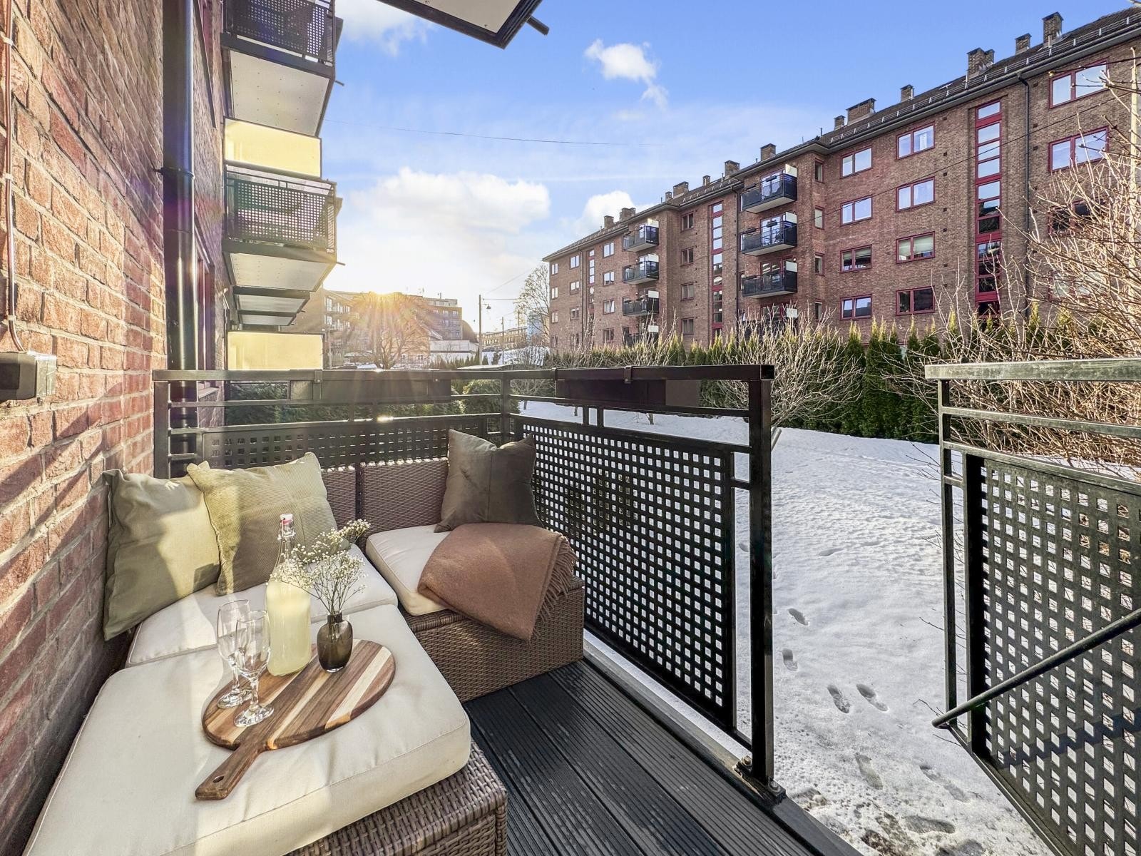 Vestvendt balkong på ca. 4 m² med gode solforhold Galleribilde