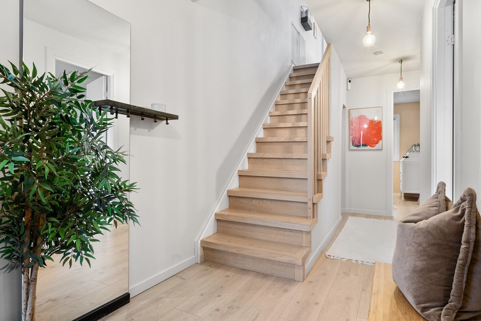 Boligen er oppført i 1963, og er jevnlig vedlikeholdt og gjennom årene. Galleribilde