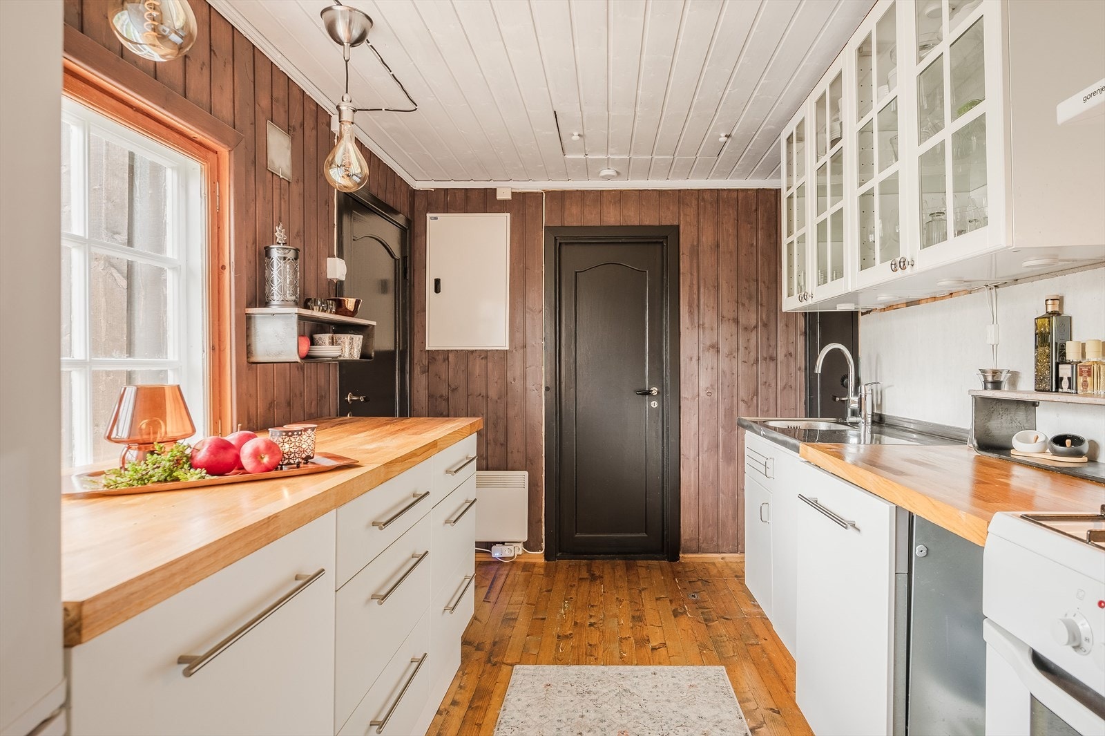 Hytta har innlagt vann og avløp Galleribilde