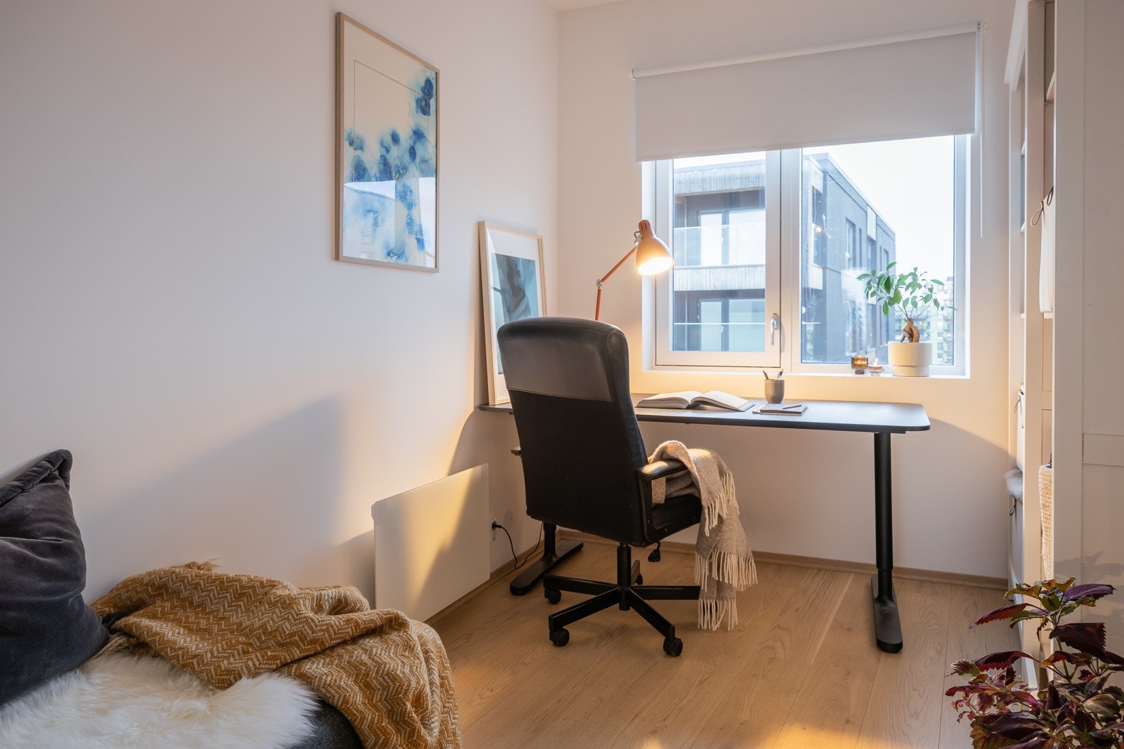 Soverom nr. 2 er det største av rommene og måler 9 kvm. Galleribilde