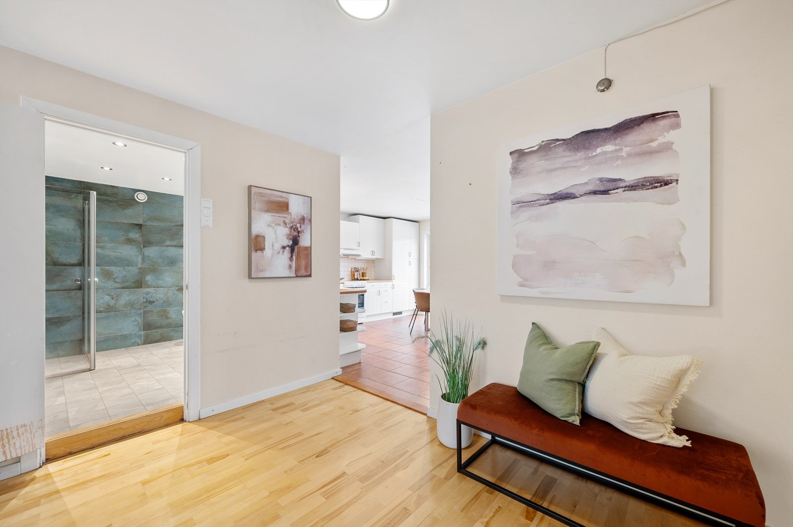 Borettslaget var gjennom fasaderehabilitering, som har gitt eiendommene et mer moderne preg. Tak og vegger har blitt etterisolert. Vinduer, balkongdører og ytterdører er også byttet. Galleribilde