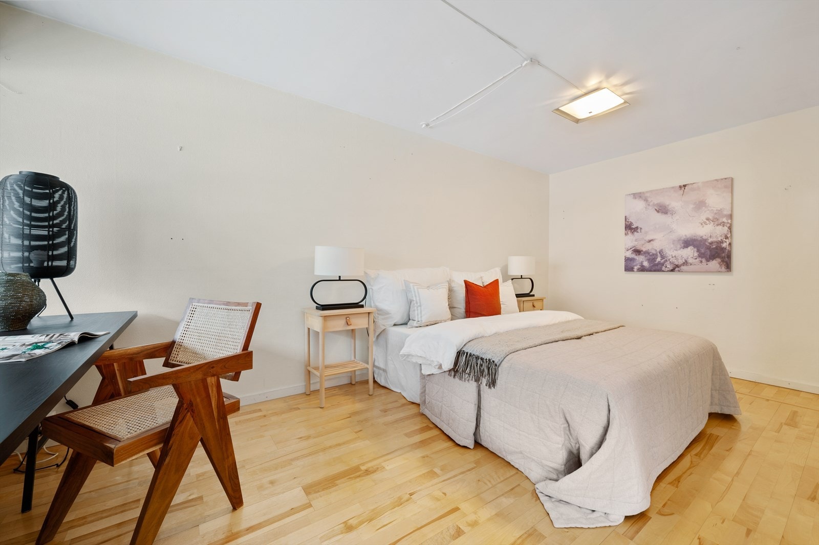 Leiligheten har to romslige soverom, som begge gir gode muligheter for oppbevaring og innredning etter eget ønske. Galleribilde