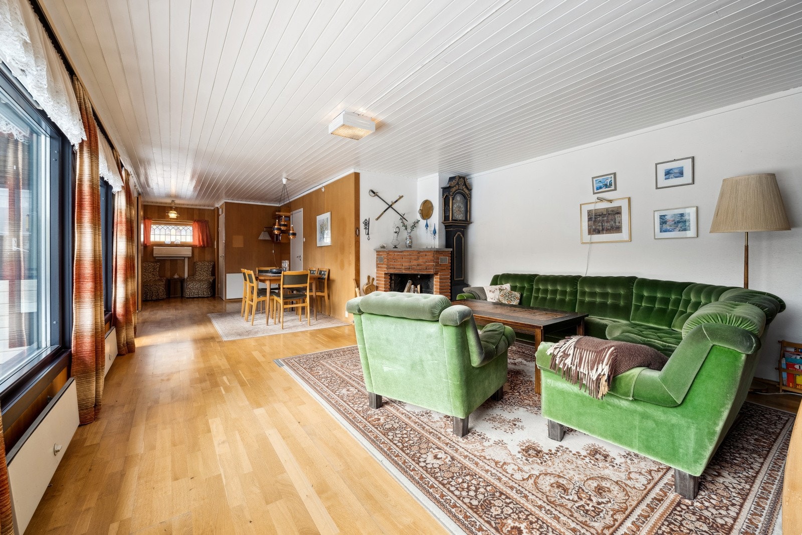 Det er også en koselig peis i stuen som varmer godt på kalde dager. Galleribilde