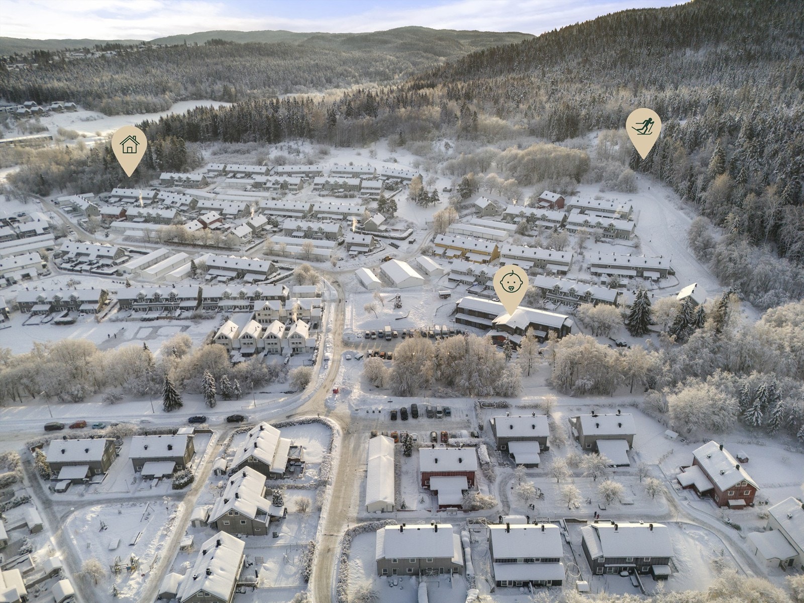 Her bor man i direkte adkomst til Østmarka og skiløypene om vinteren. Det er også en idrettsbarnehage internt i borettslaget. Galleribilde