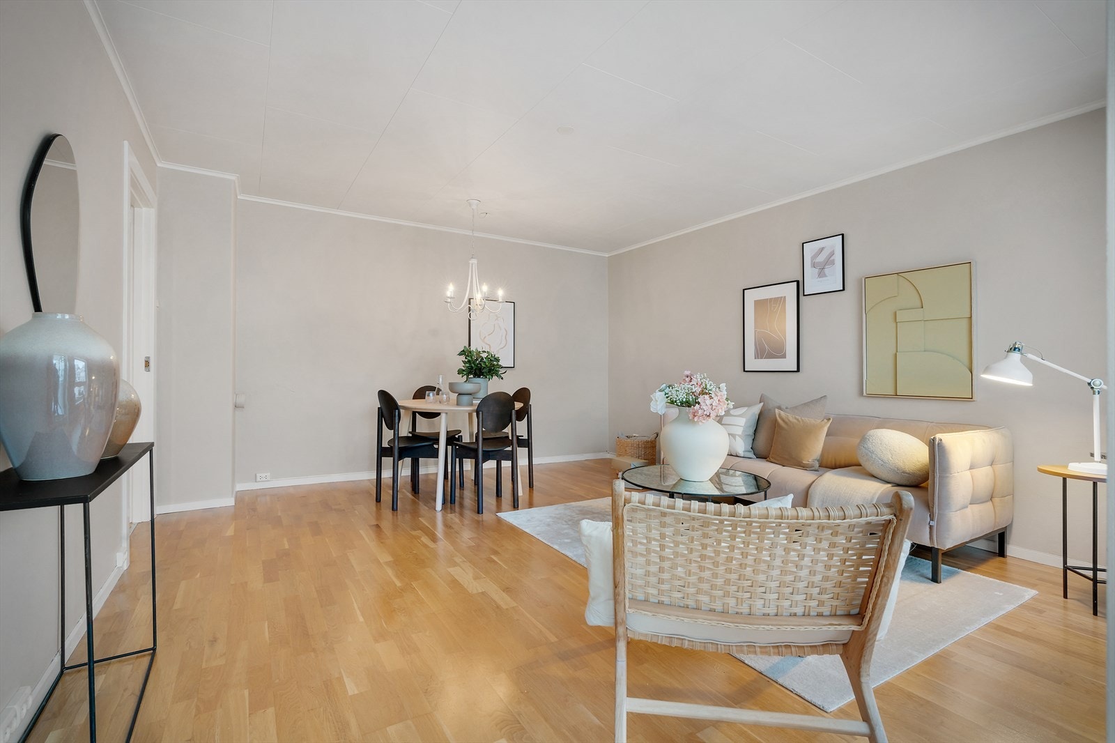 - Stuen har en størrelse på 19,9 m² - Galleribilde