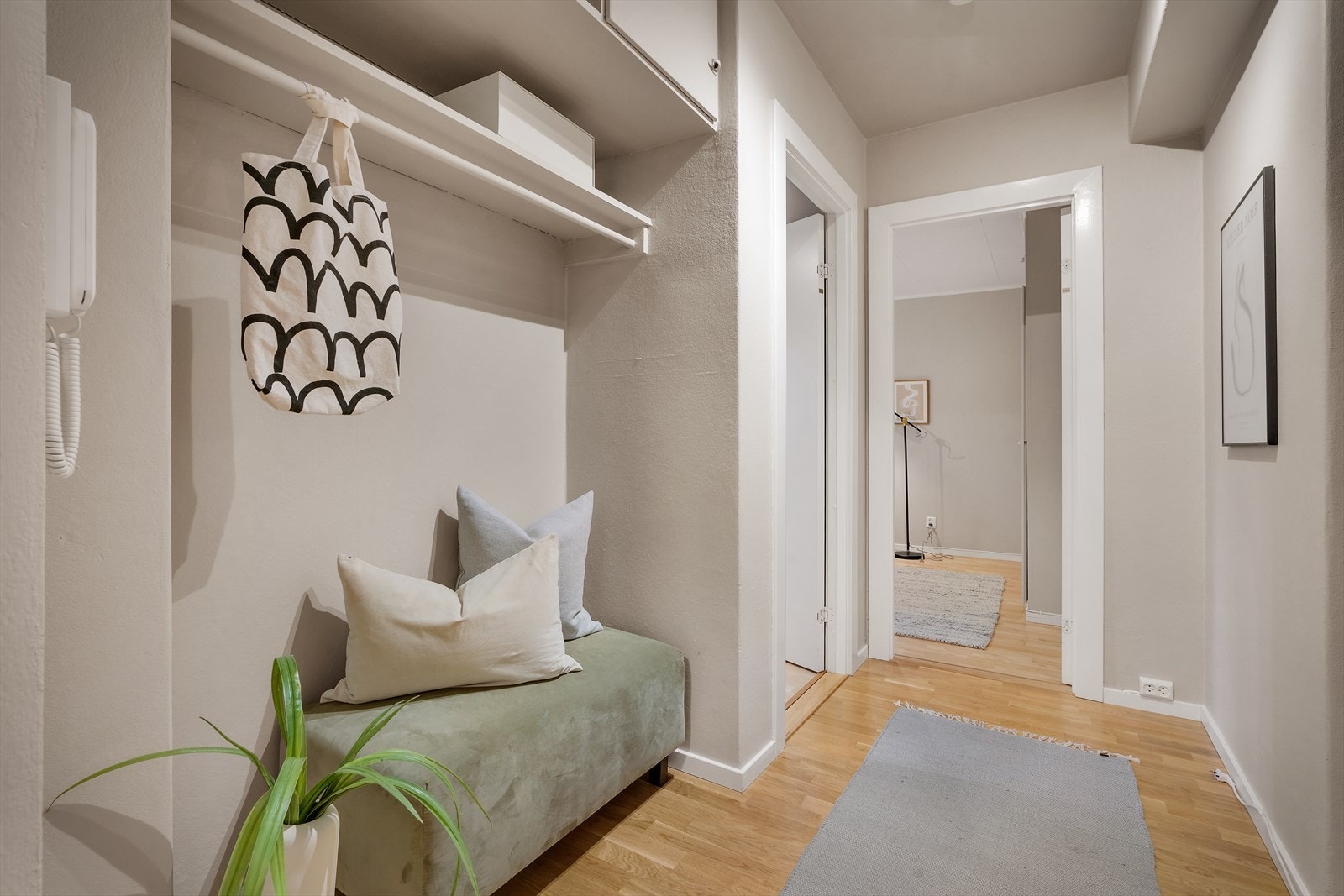 - Entréen måler 6,3 m² - Galleribilde