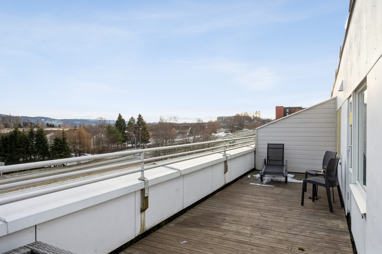 Hjørnebeliggenheten i 4. etasje tilbyr fantastiske solforhold større deler av dagen! Galleribilde