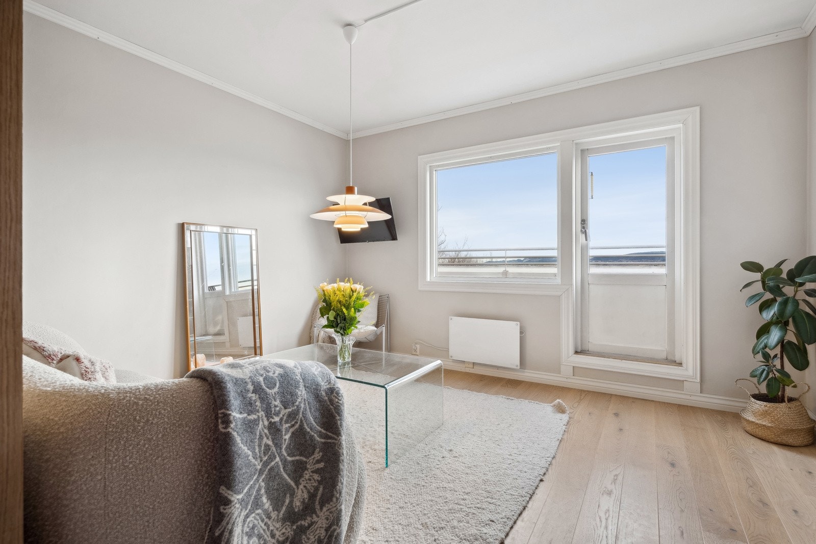 Fra stue er det utgang til privat takterrasse. Galleribilde