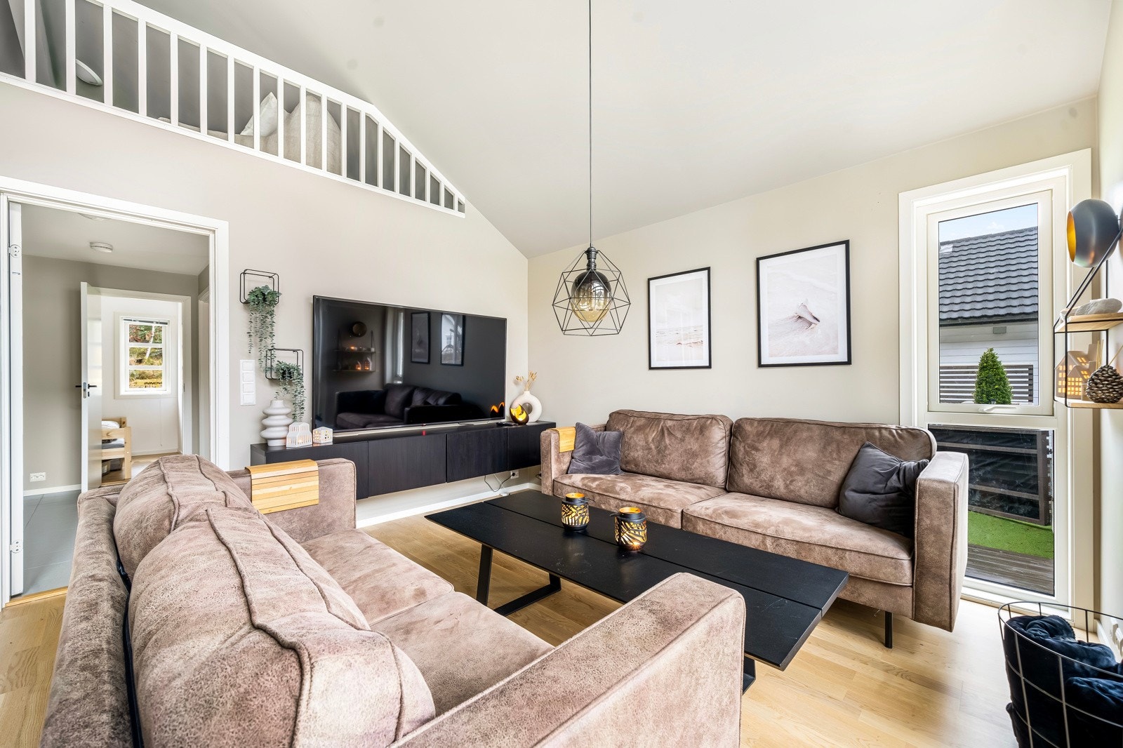 Her er god plass til en komfortabel sittegruppe Galleribilde