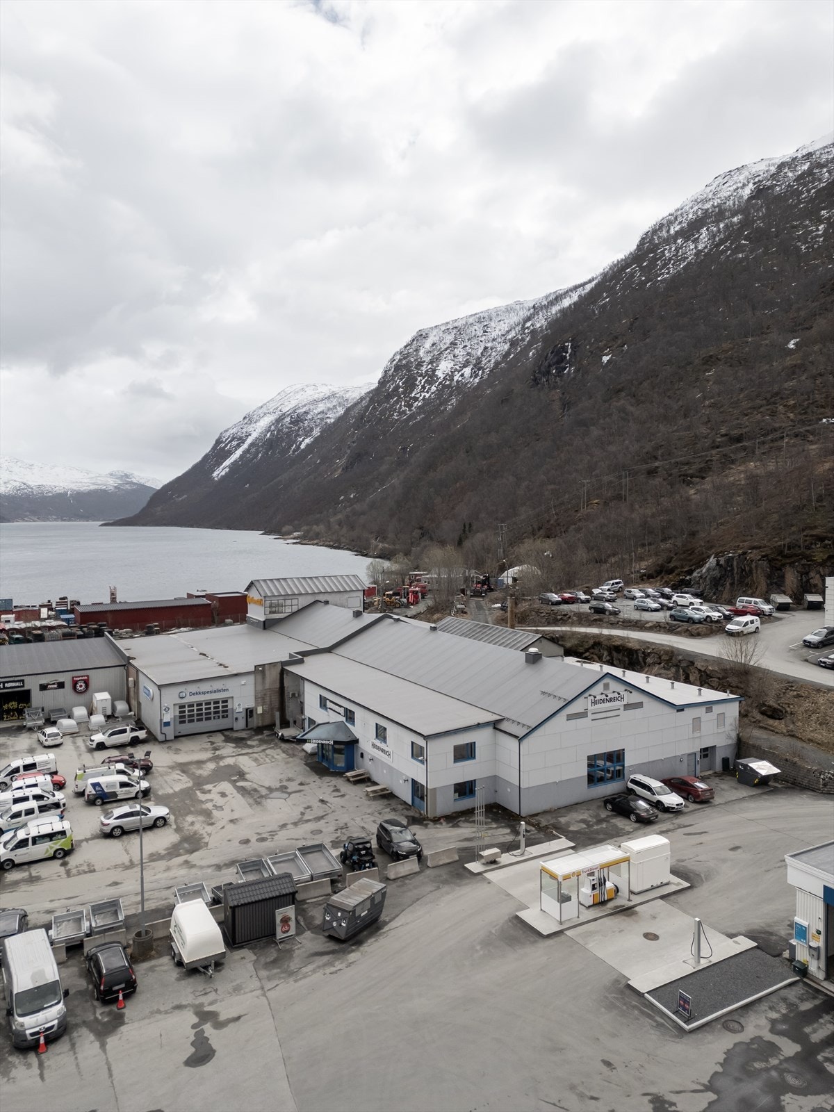 Flott næringseiendom sentralt på Ankenes Galleribilde