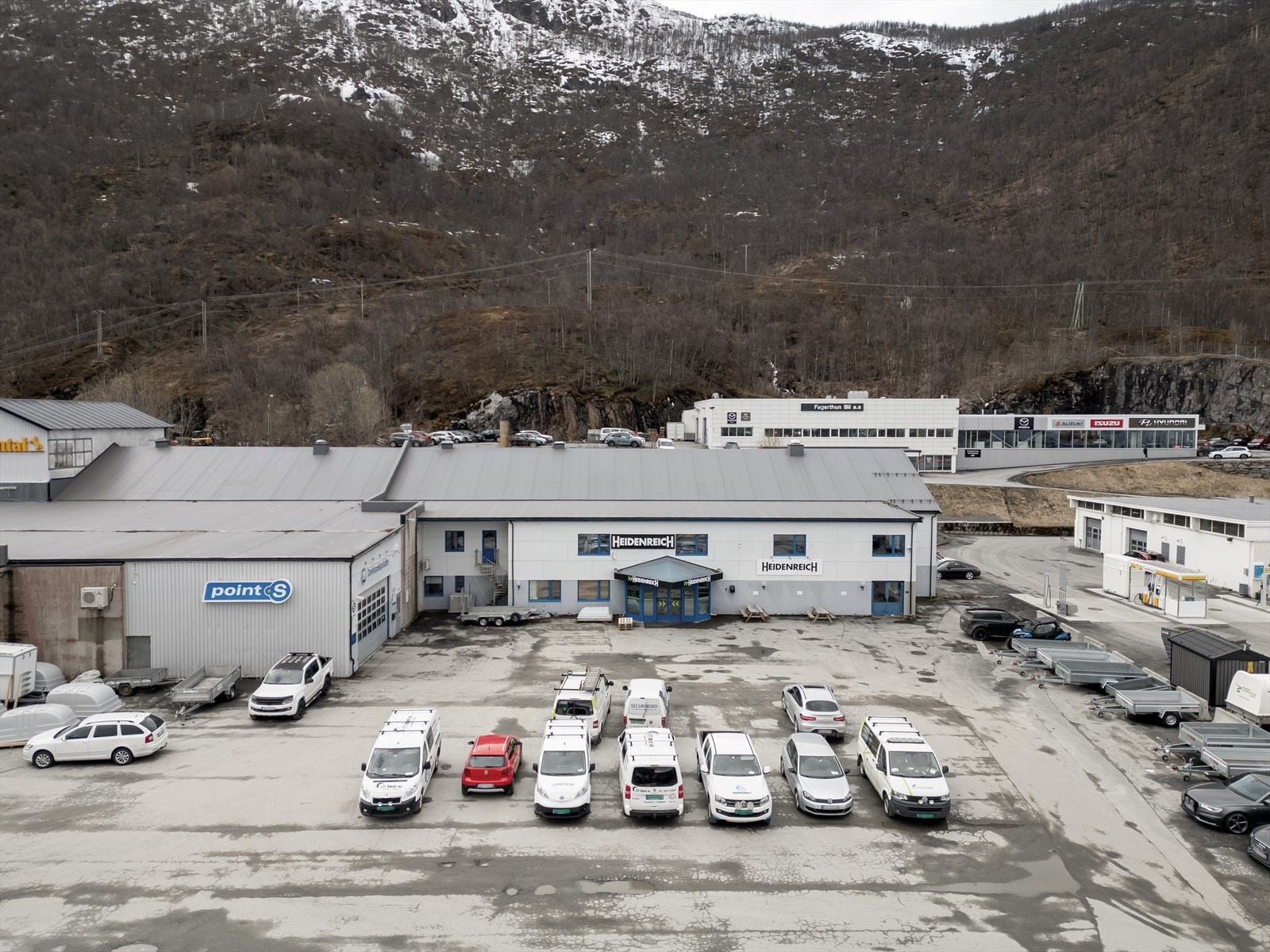 God kundeparkering rett utenfor Galleribilde