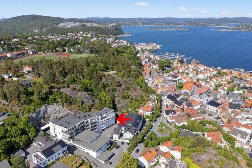 Bygg B ble oppført i 2005 og består av 8 seksjoner. Galleribilde