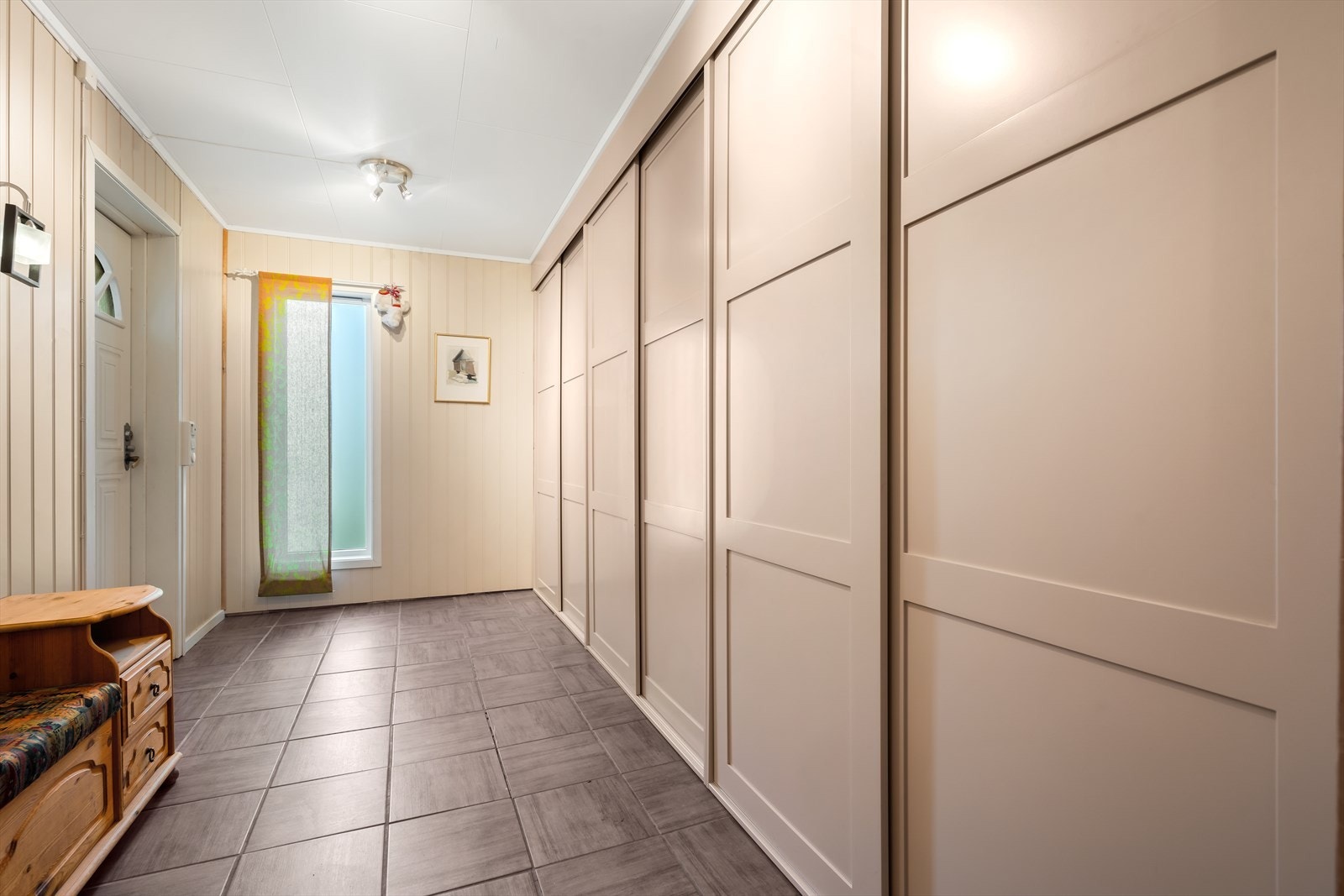 Gang/entre i 1. etg. hovedhus Galleribilde