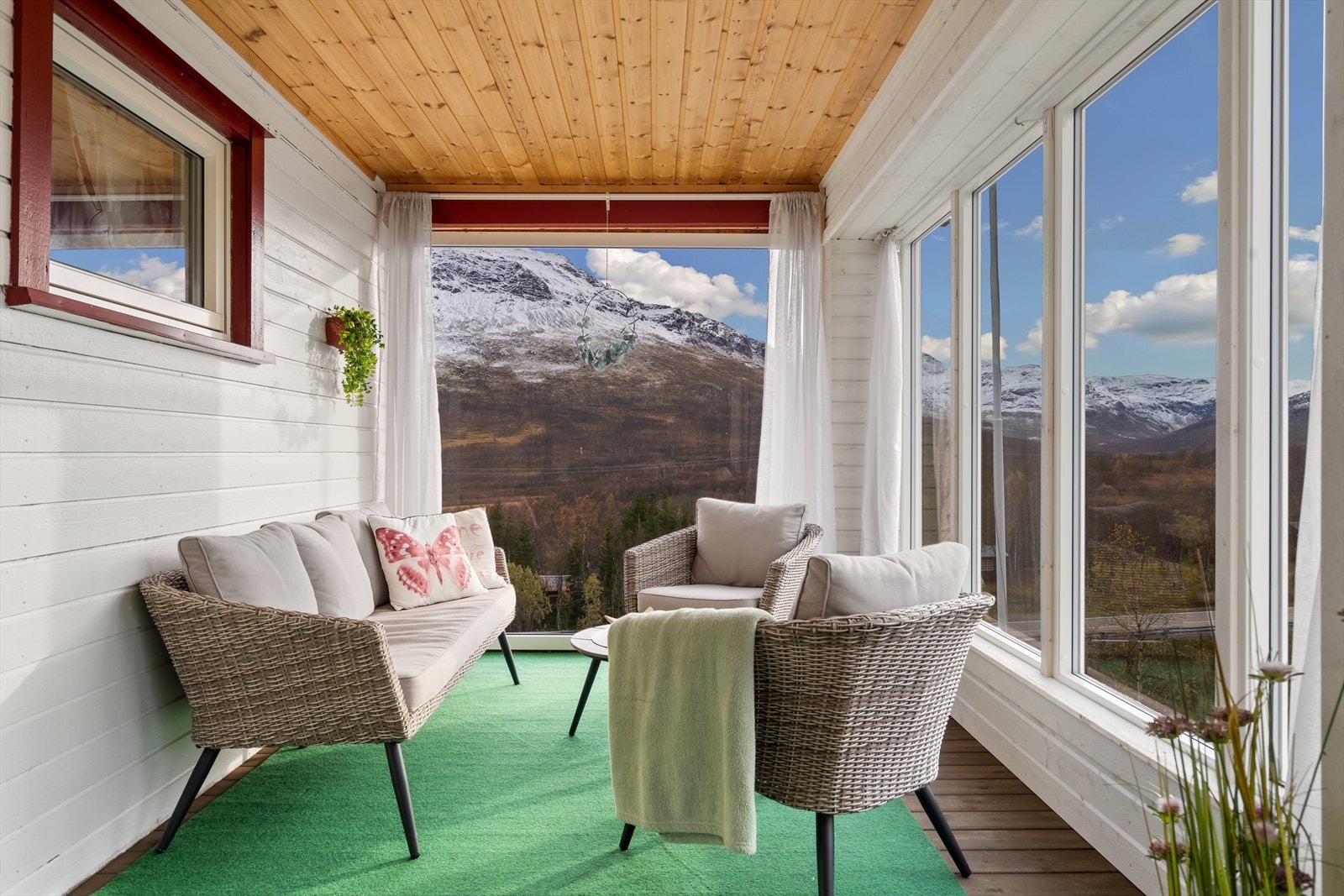 Innglasset veranda i 2. etg. hovedhus Galleribilde