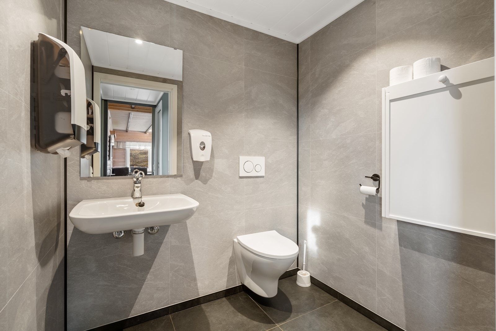 Toalett i tilknytning til cafe Galleribilde