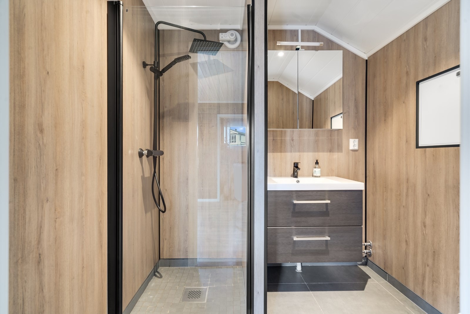 Bad hytte nr. 4 Galleribilde