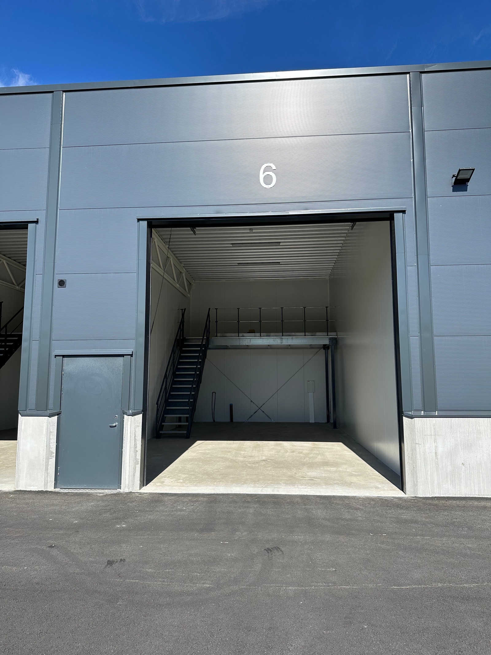 72 kvm seksjon - Stor kjøreport på bXh = 400x430 cm Galleribilde