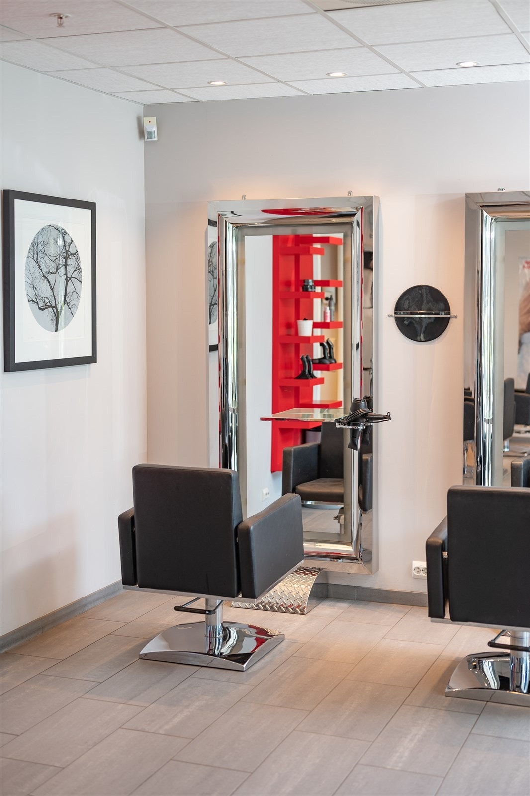 Downlights, balansert ventilasjon og sprinkleranlegg Galleribilde