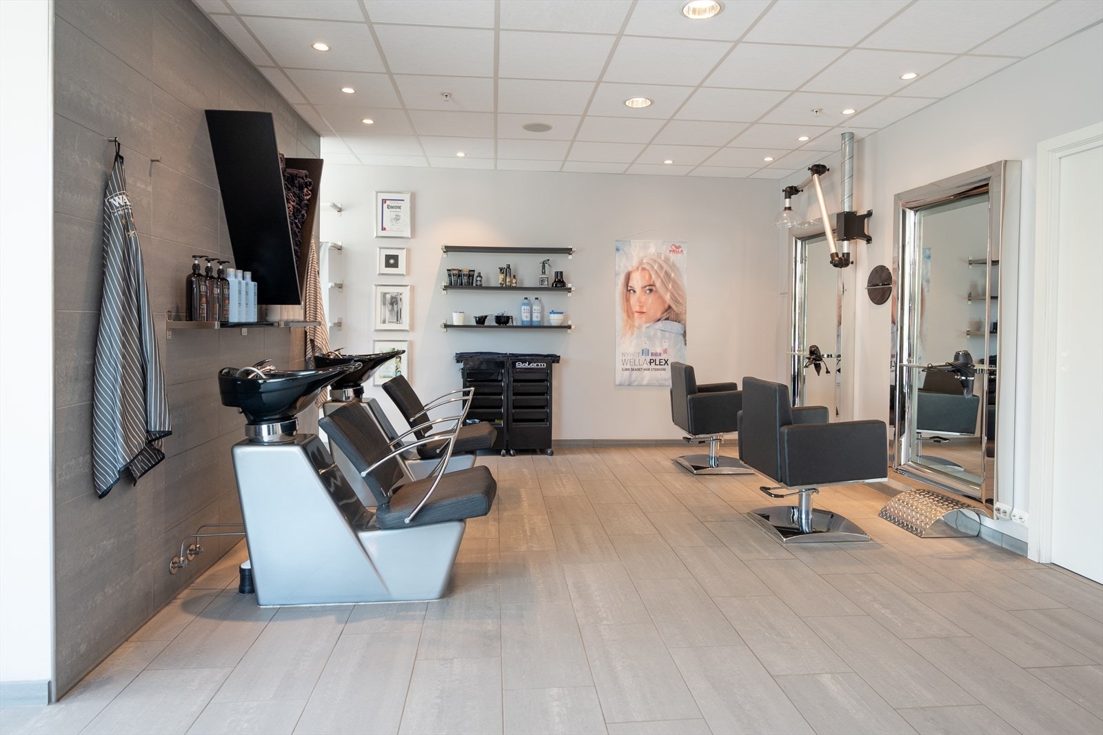 2 vaskestasjoner bak skillevegg (lettvegg kan enkelt fjernes) Galleribilde