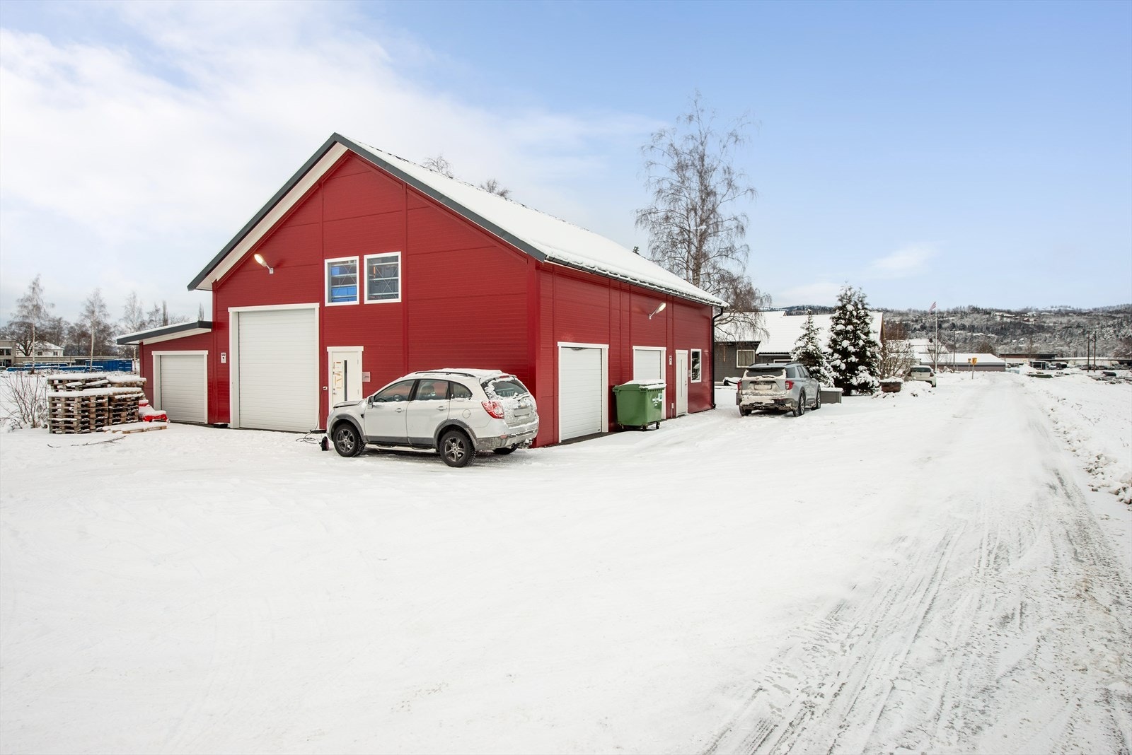 Hognesaunvegen 90B - Næringsbygg med lagerplass og kontor med kort avstand til Stjørdal sentrum Galleribilde